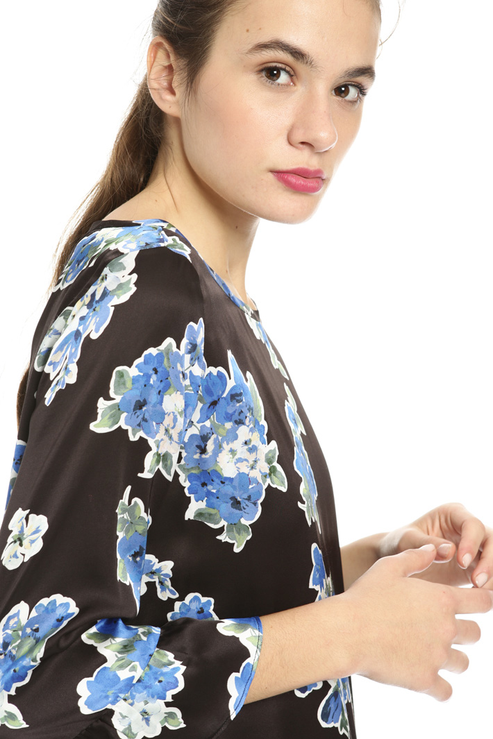 Viscose satin dress Intrend Viscose satin dress Intrend