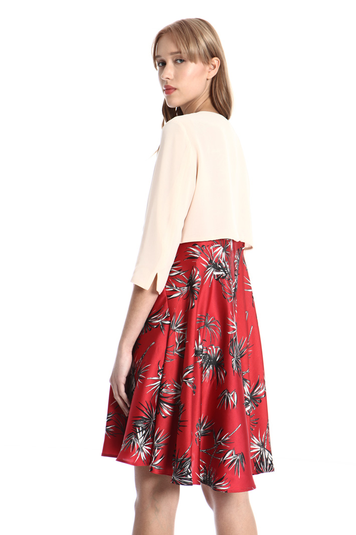 Shrug in the crepe fabric Intrend Shrug in the crepe fabric Intrend