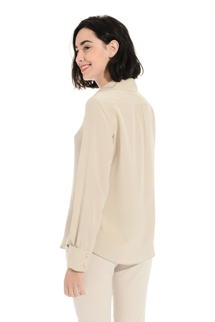 Long sleeve silk shirt Intrend Long sleeve silk shirt Intrend