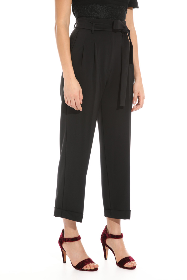 Belted cropped trousers Intrend Belted cropped trousers Intrend