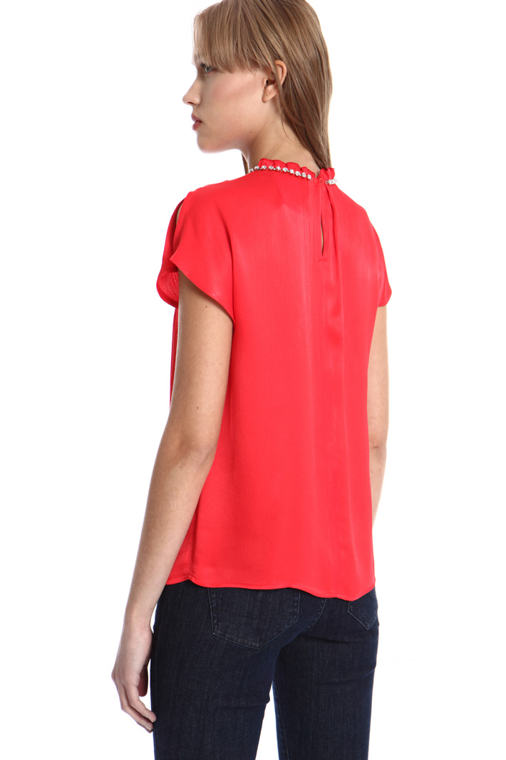 Jewel neckline top Intrend Jewel neckline top Intrend