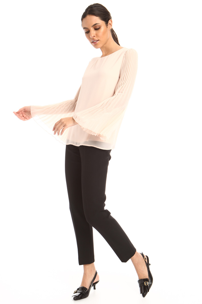 Pleated georgette blouse Intrend Pleated georgette blouse Intrend