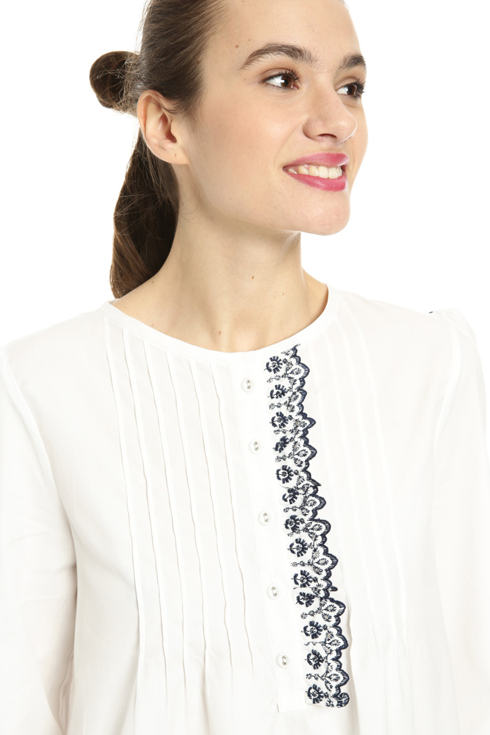 Embroidered cotton blouse Intrend Embroidered cotton blouse Intrend