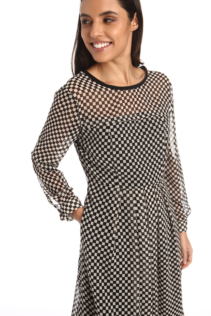 Crepe midi dress Intrend Crepe midi dress Intrend