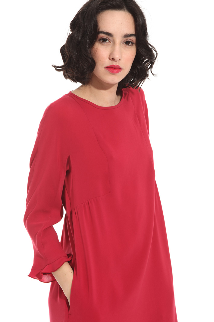 Frilled sleeve crepe dress Intrend Frilled sleeve crepe dress Intrend