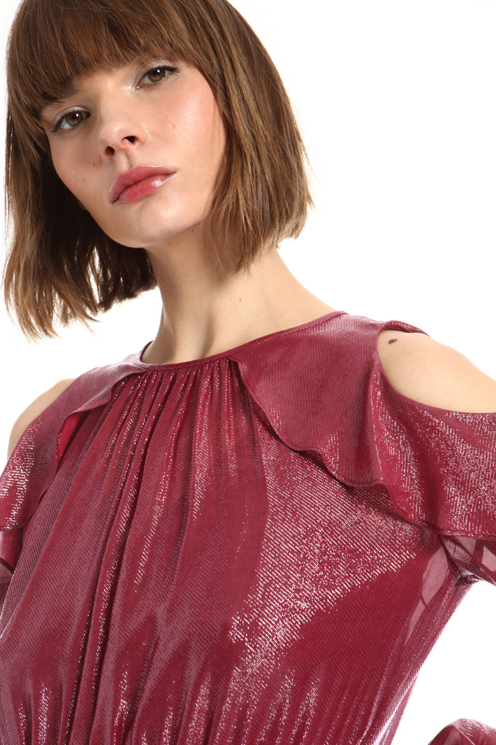 Cold shoulder georgette dress Intrend Cold shoulder georgette dress Intrend