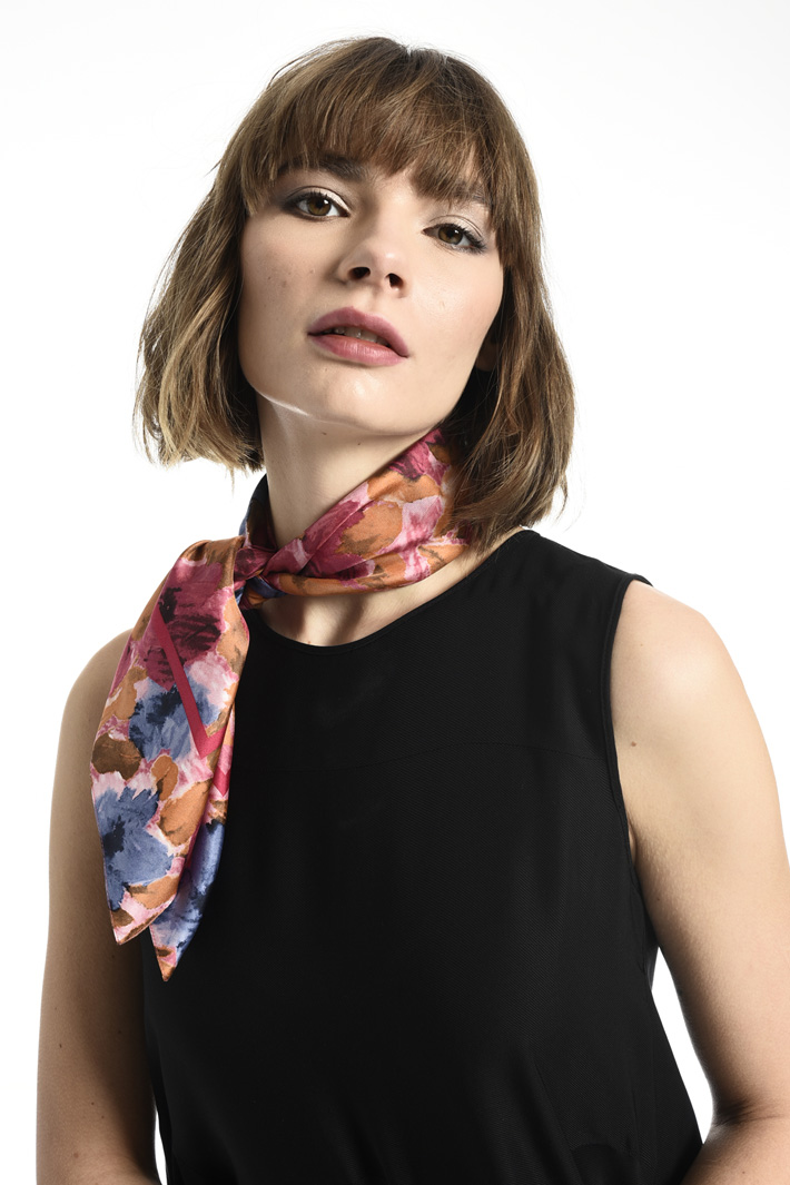 Pure silk foulard Intrend Pure silk foulard Intrend