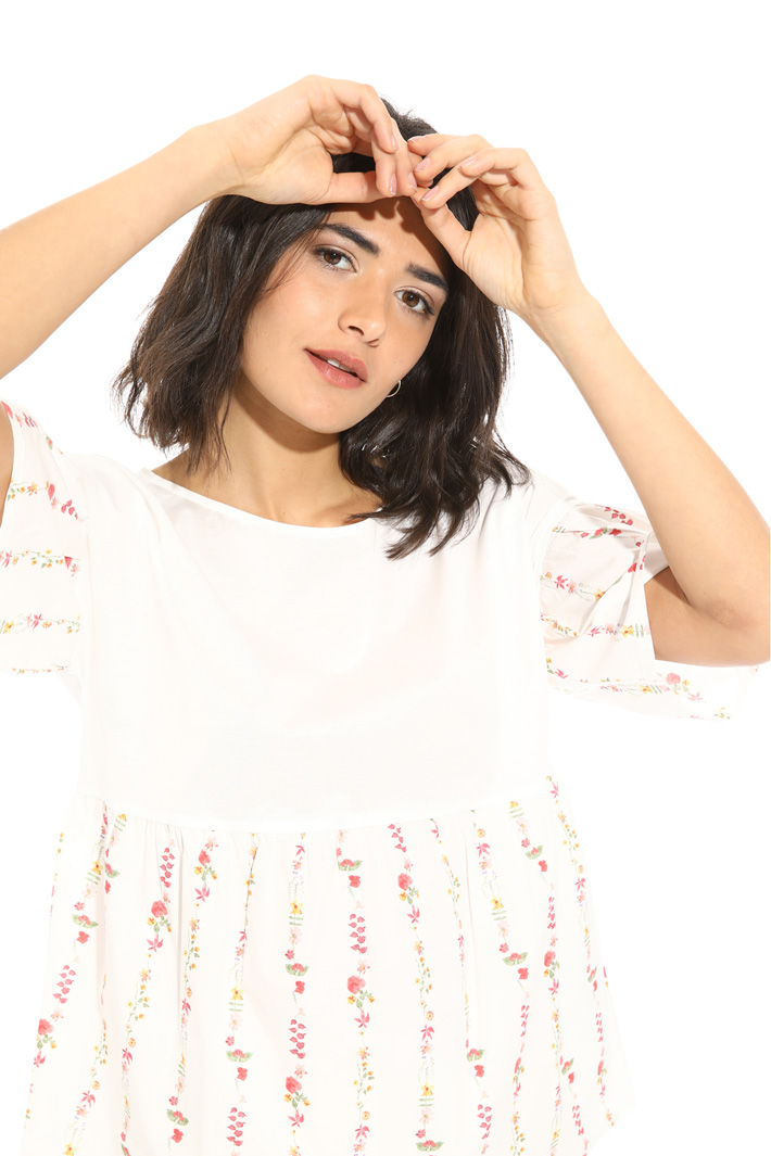 Wide sleeve blouse Intrend Wide sleeve blouse Intrend