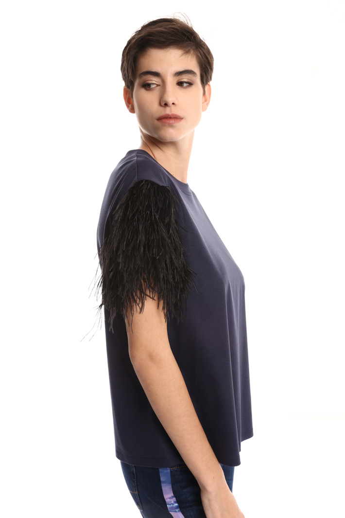 T-shirt with feathers Intrend T-shirt with feathers Intrend