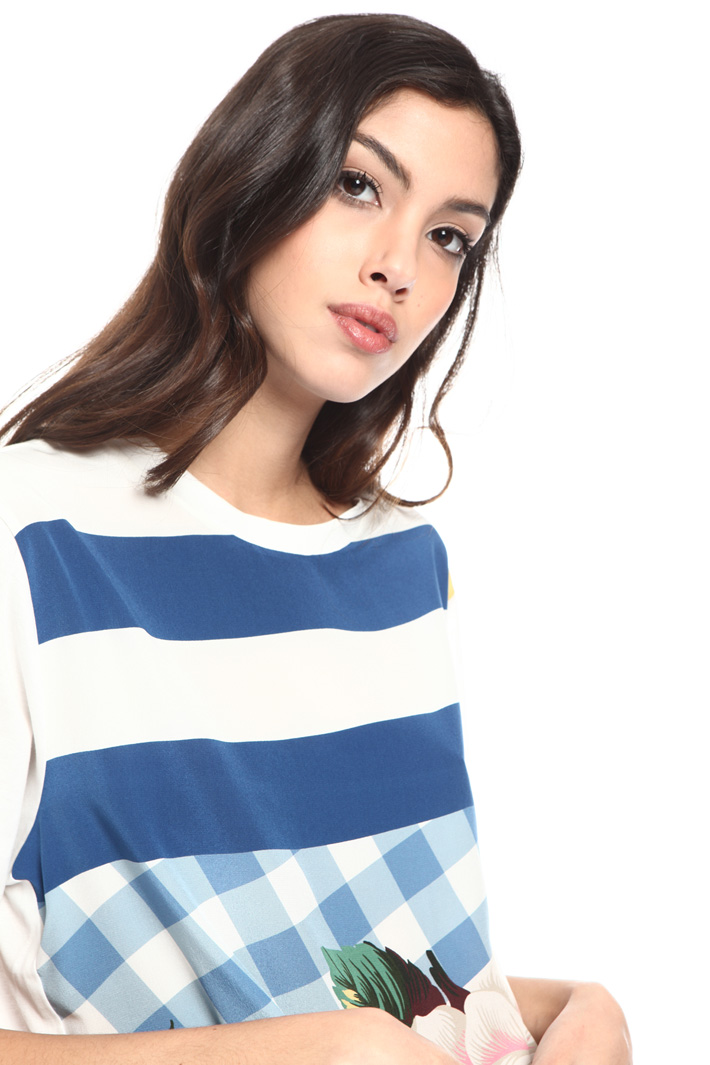Silk front T-shirt Intrend Silk front T-shirt Intrend