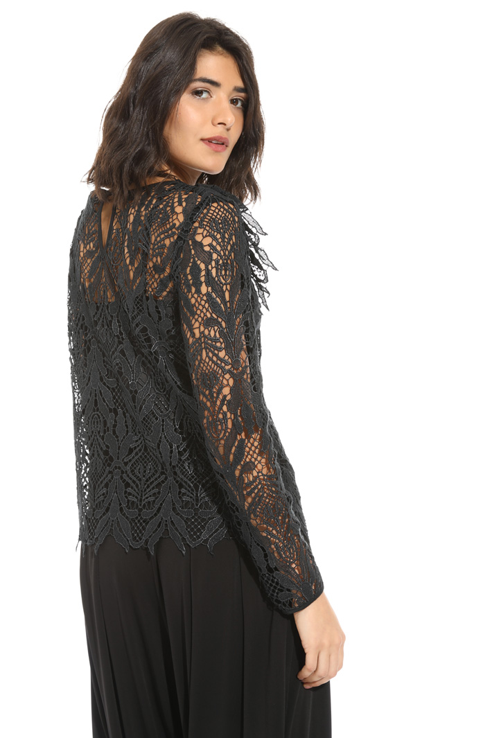 Macramé lace blouse
Intrend Macramé lace blouse
Intrend
