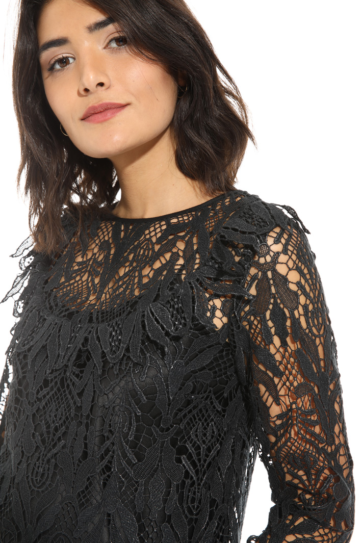 Macramé lace blouse
Intrend Macramé lace blouse
Intrend