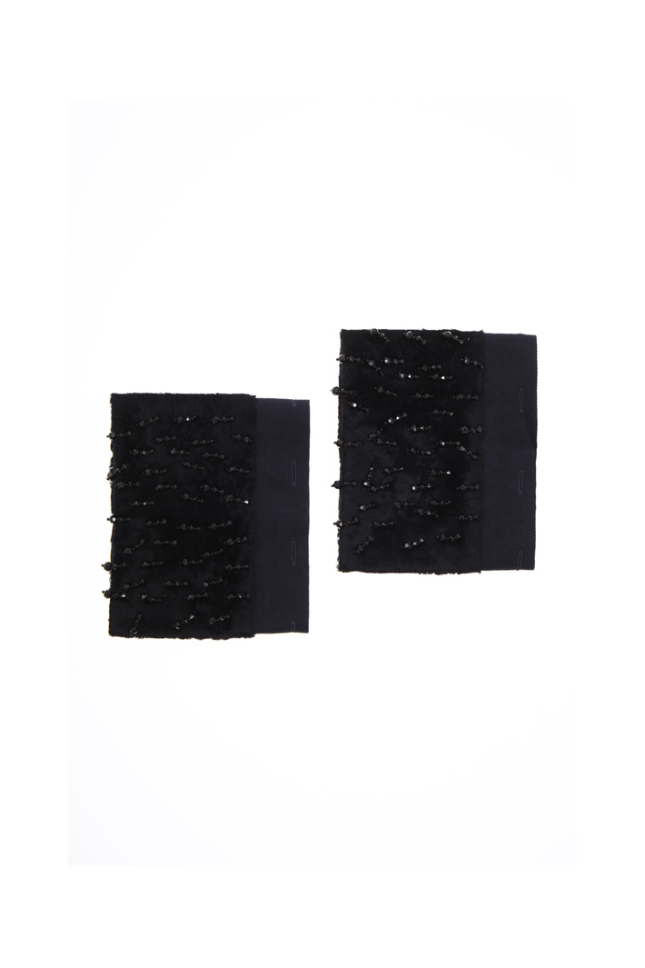 Cotton and rhinestone cuffs
Intrend Cotton and rhinestone cuffs
Intrend