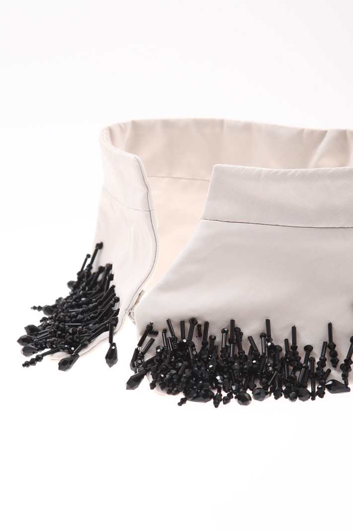 Embroidered collar Intrend Embroidered collar Intrend