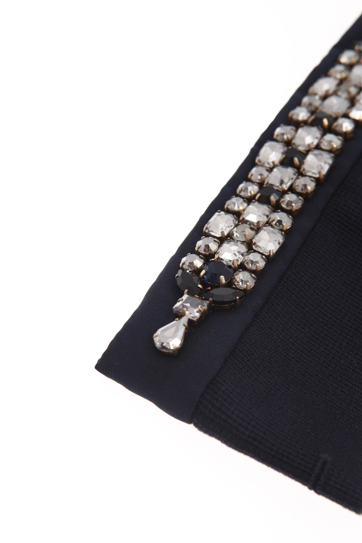 Cotton and rhinestone cuffs
Intrend Cotton and rhinestone cuffs
Intrend