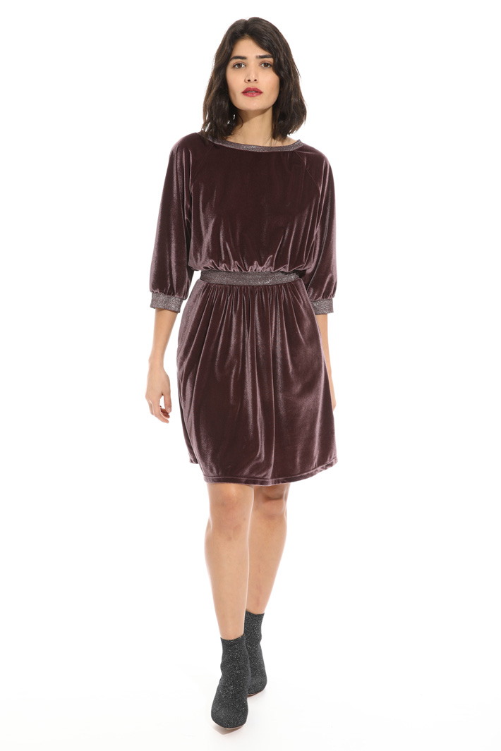 Flared velvet dress Intrend Flared velvet dress Intrend