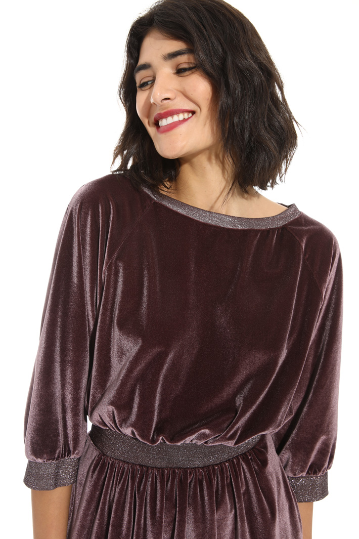 Flared velvet dress Intrend Flared velvet dress Intrend