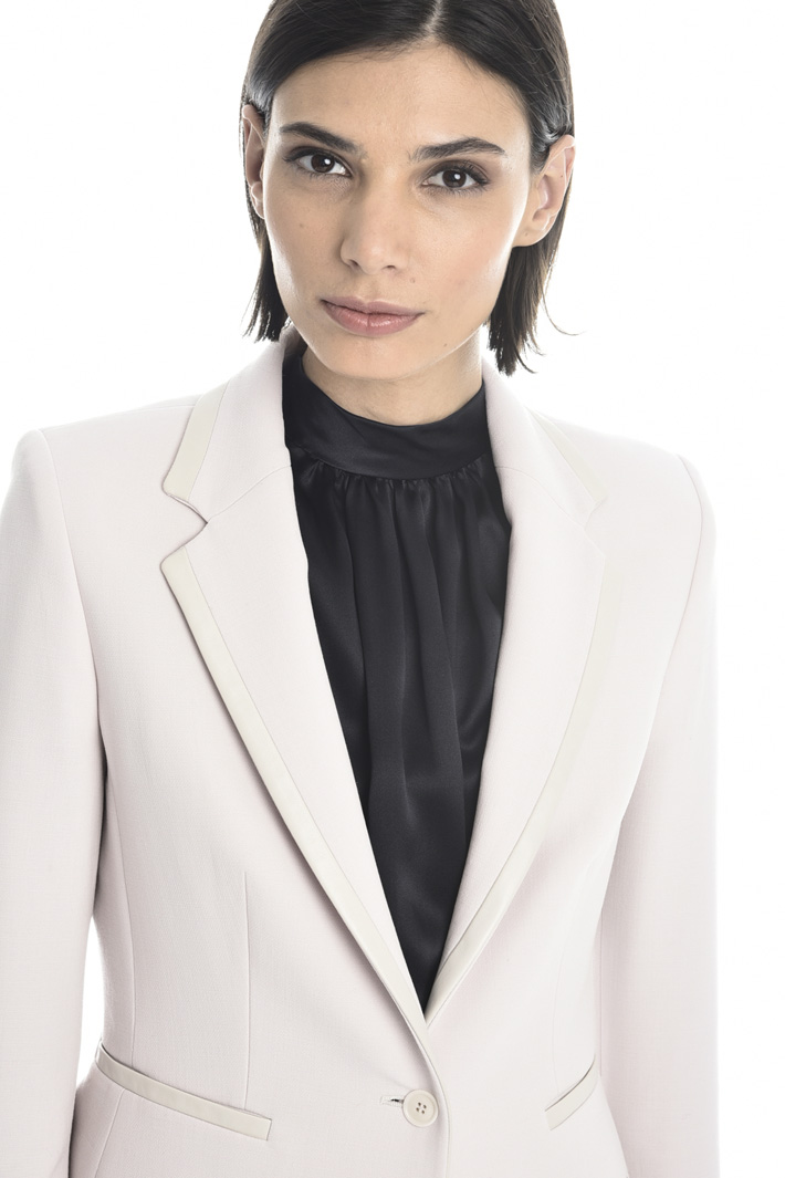 Wool crepe blazer Intrend Wool crepe blazer Intrend