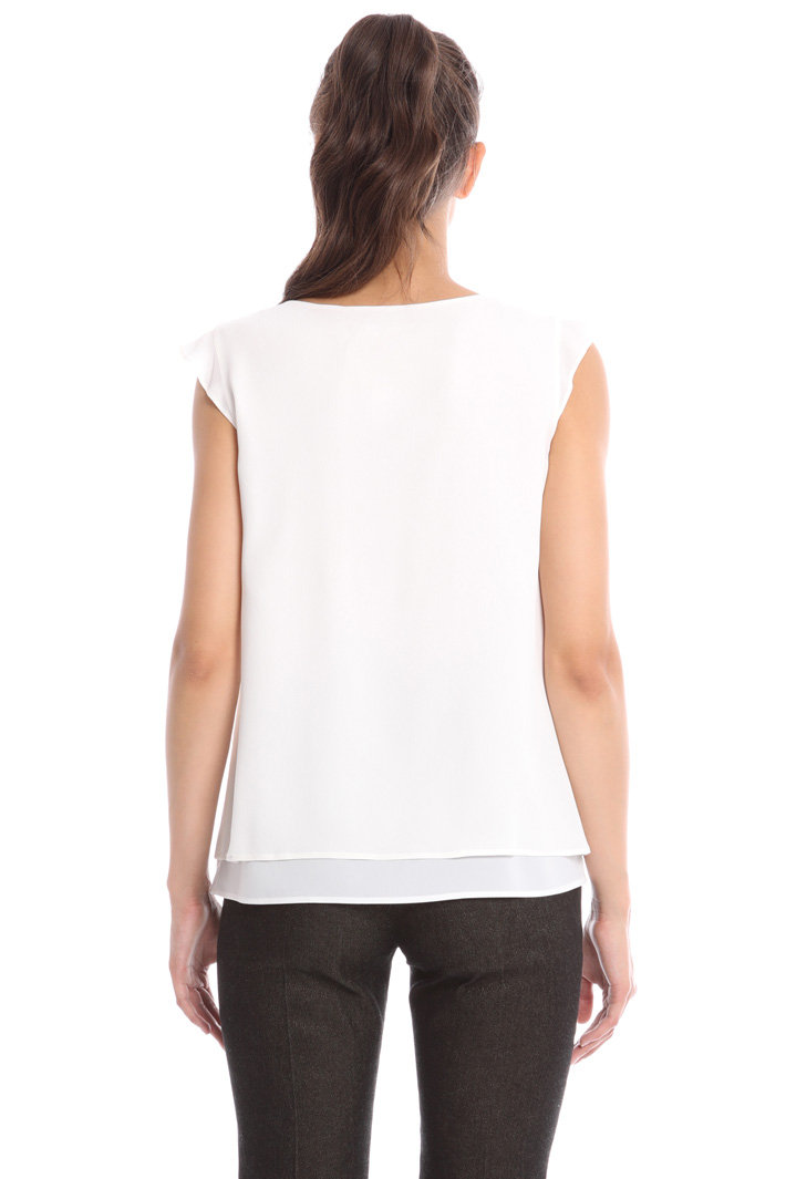 Beaded trim neck top Intrend Beaded trim neck top Intrend