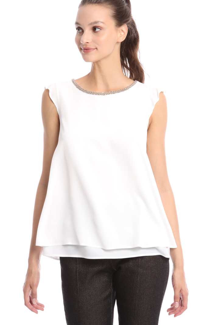 Beaded trim neck top Intrend Beaded trim neck top Intrend