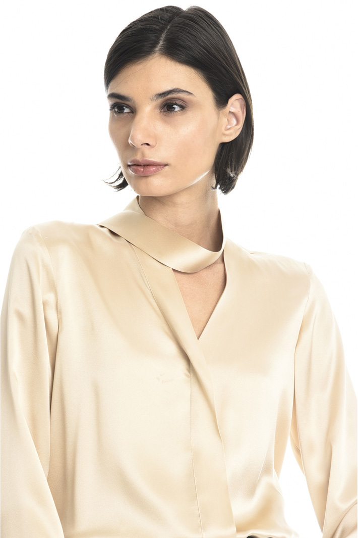 Silk satin blouse Intrend Silk satin blouse Intrend