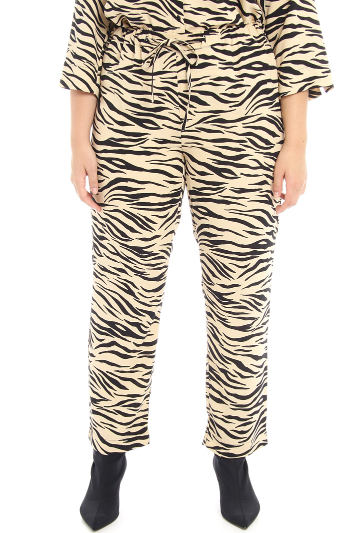 Fluid fabric trousers Intrend Fluid fabric trousers Intrend