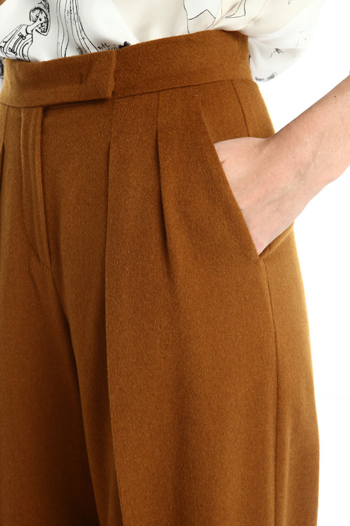 Camel trousers Intrend Camel trousers Intrend