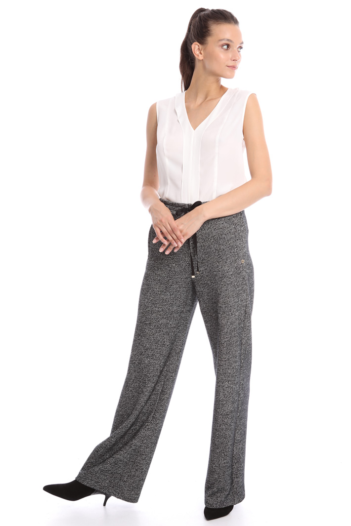 Sleeveless top in silk Intrend Sleeveless top in silk Intrend