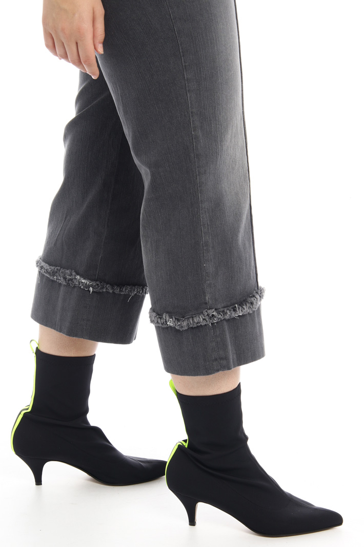 Stretch denim cropped jeans Intrend Stretch denim cropped jeans Intrend