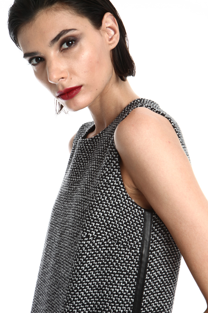 Sleeveless dress in wool Intrend Sleeveless dress in wool Intrend