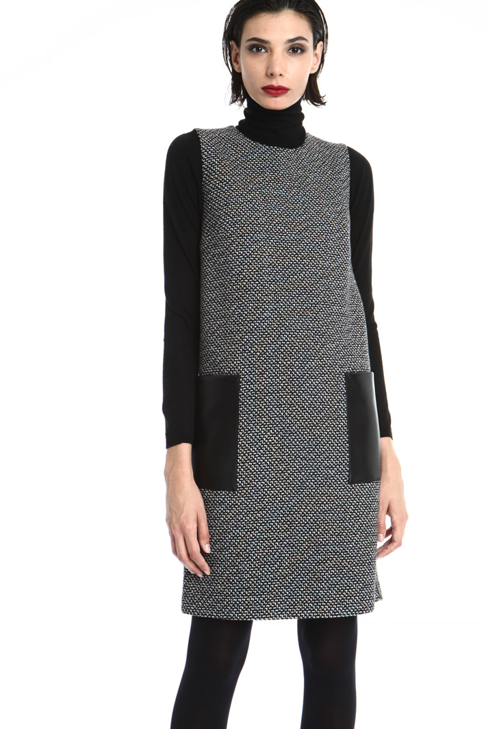 Sleeveless dress in wool Intrend Sleeveless dress in wool Intrend
