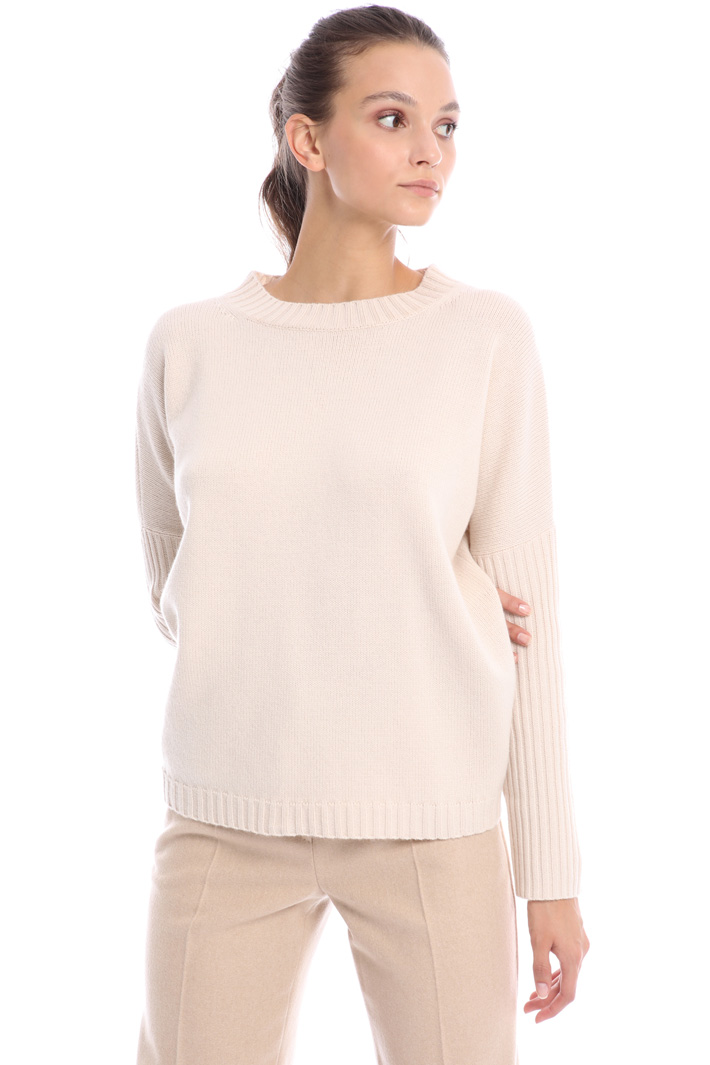 Ribbed sleeve sweater Intrend Ribbed sleeve sweater Intrend