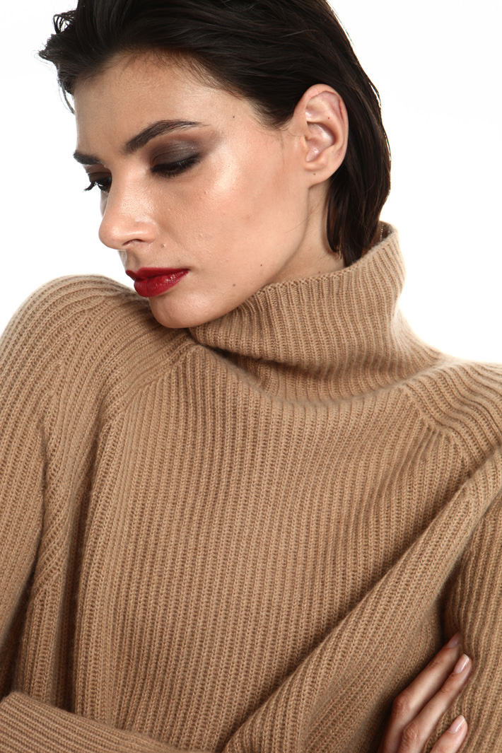 Turtleneck sweater in cashmere Intrend Turtleneck sweater in cashmere Intrend