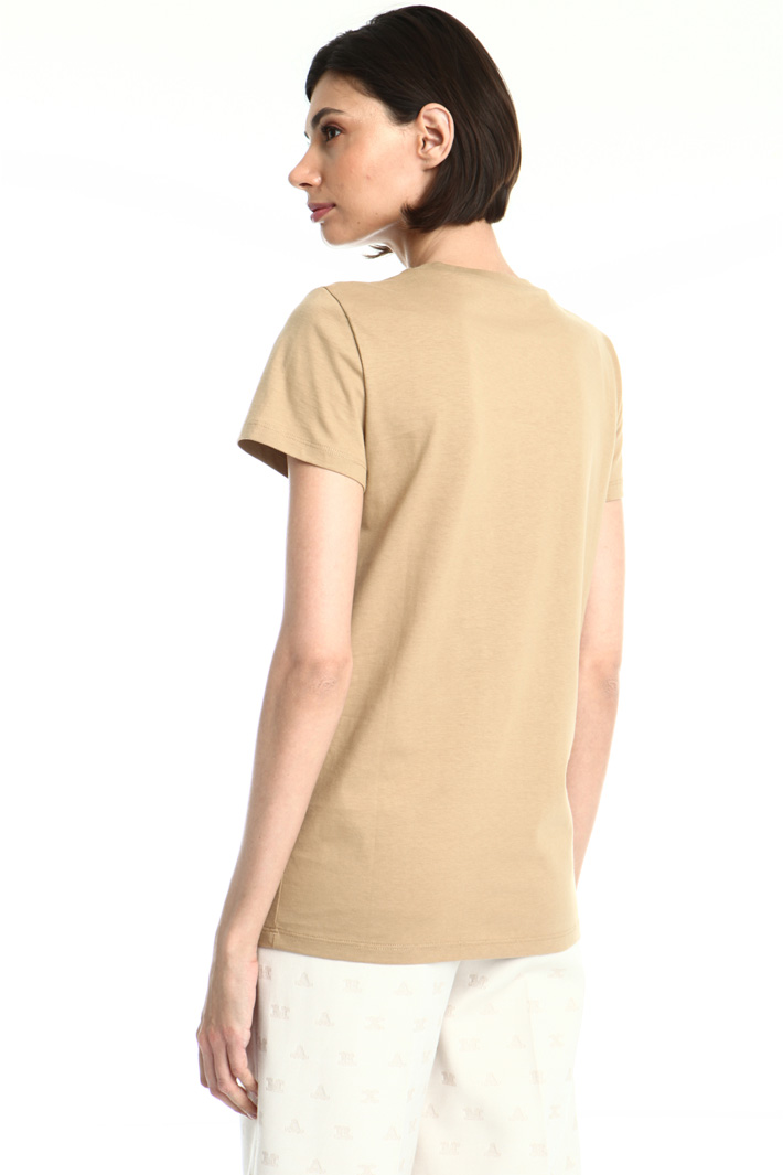 Embroidered T-shirt Intrend Embroidered T-shirt Intrend
