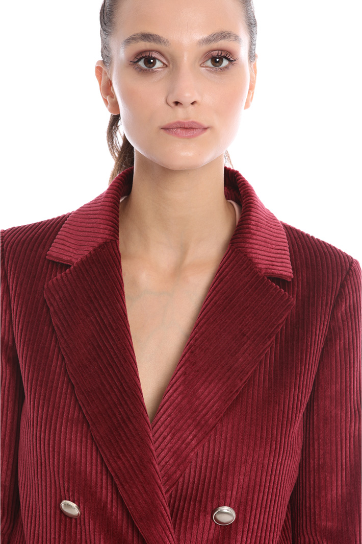 Double-breasted velvet blazer Intrend Double-breasted velvet blazer Intrend