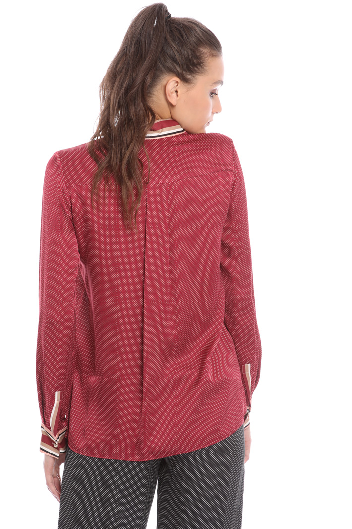 Shirt in scarf print satin Intrend Shirt in scarf print satin Intrend