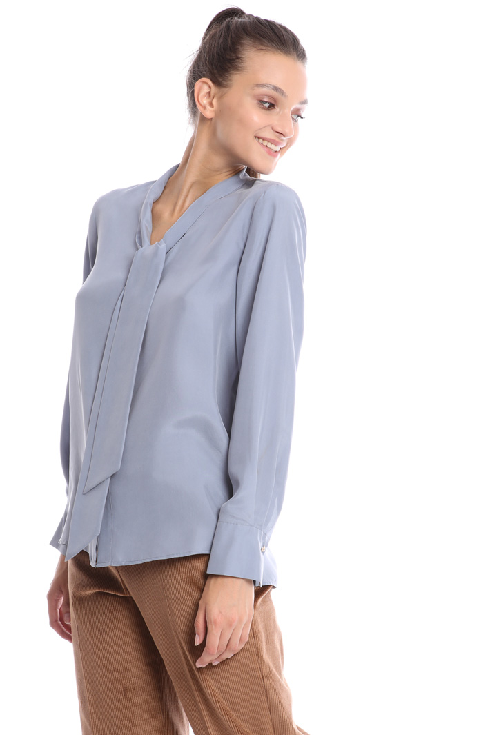 Scarf neck shirt Intrend Scarf neck shirt Intrend