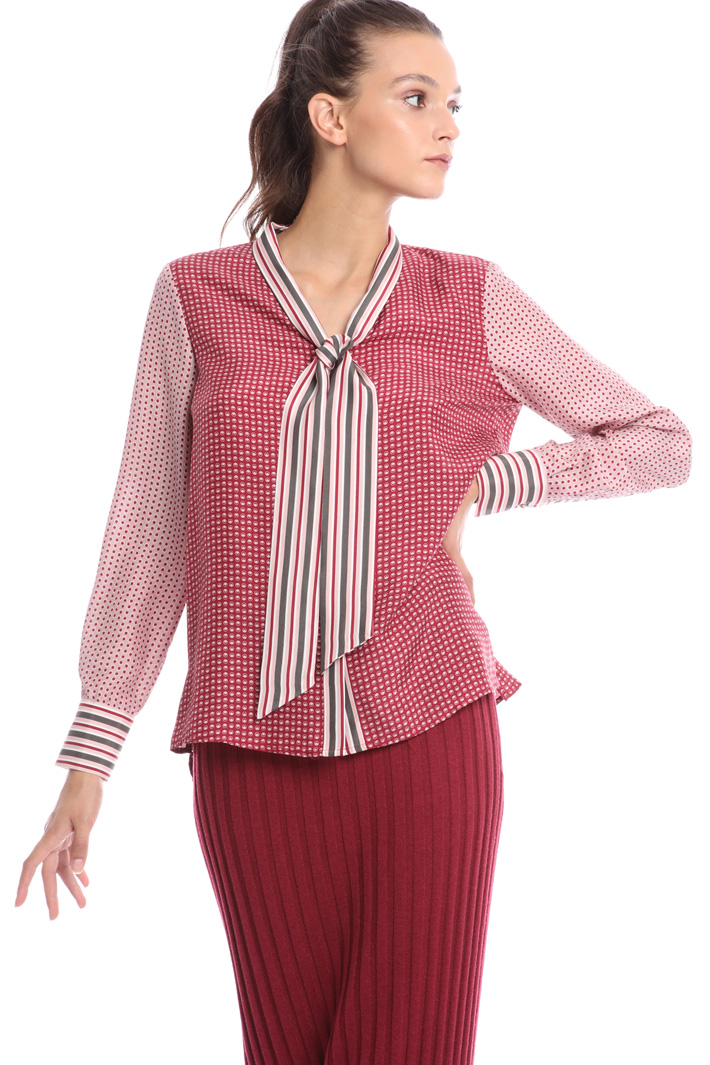Scarf neck shirt Intrend Scarf neck shirt Intrend