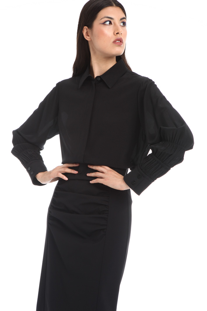 Round hem silk crepe shirt Intrend Round hem silk crepe shirt Intrend