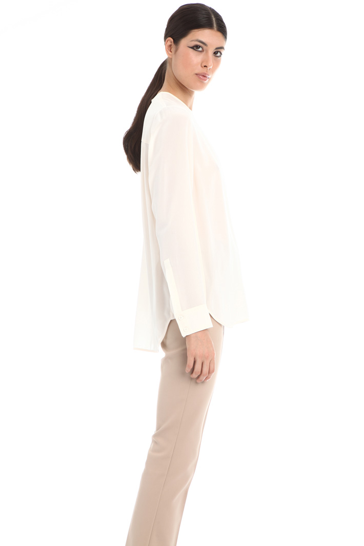 Silk crepe blouse Intrend Silk crepe blouse Intrend