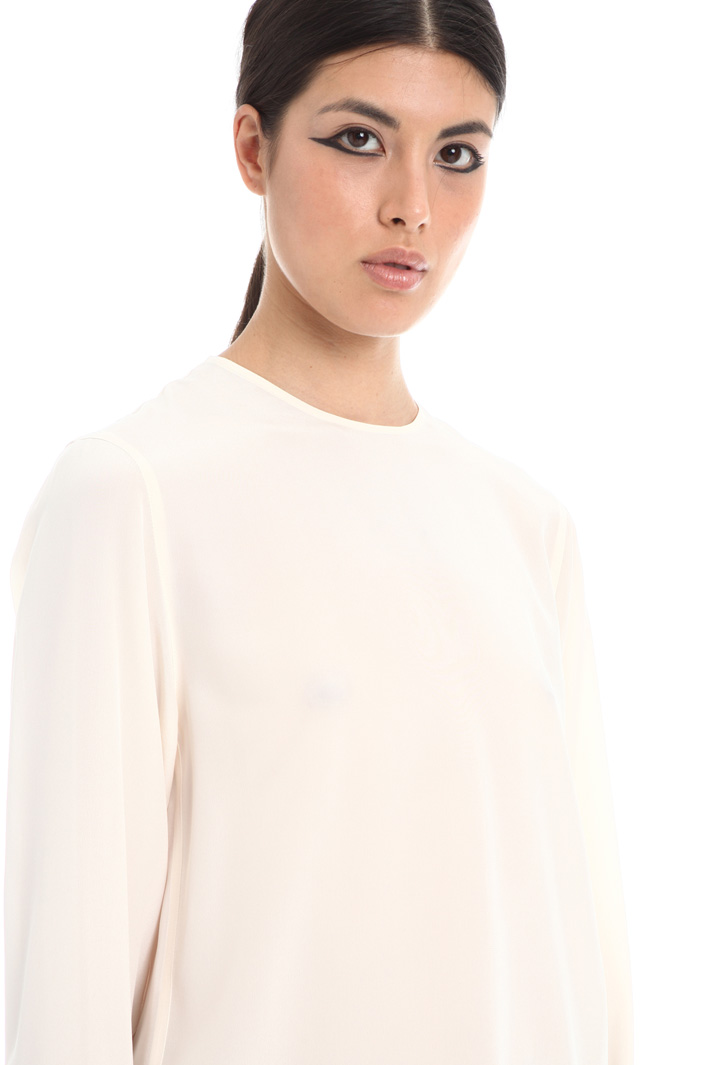 Silk crepe blouse Intrend Silk crepe blouse Intrend