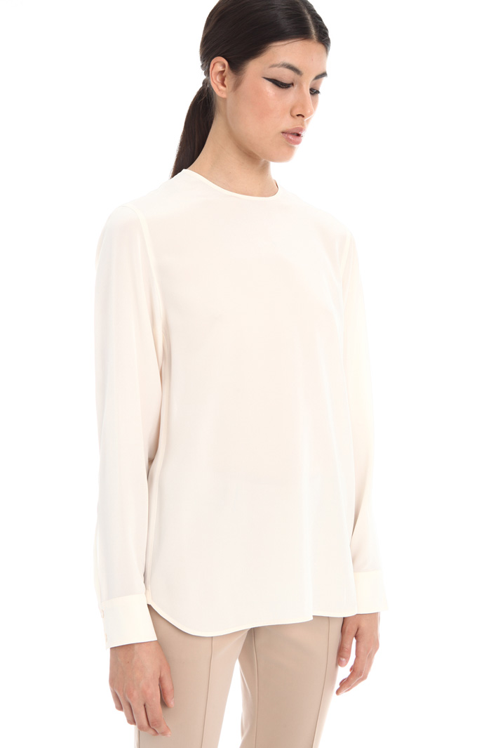 Silk crepe blouse Intrend Silk crepe blouse Intrend