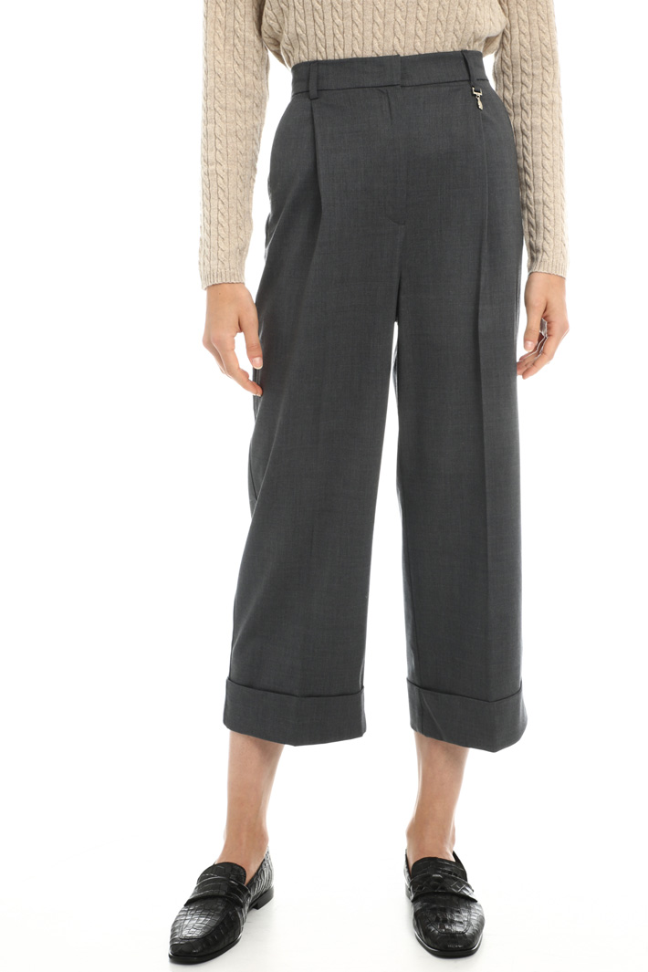 Crop trousers with turn ups Intrend Crop trousers with turn ups Intrend