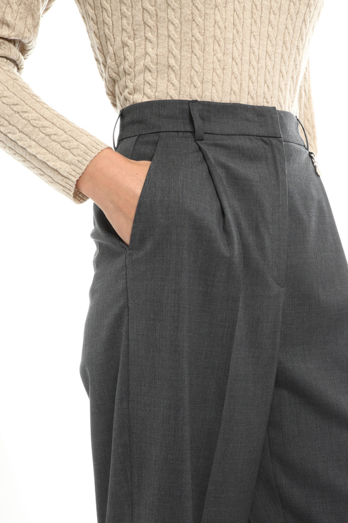 Crop trousers with turn ups Intrend Crop trousers with turn ups Intrend