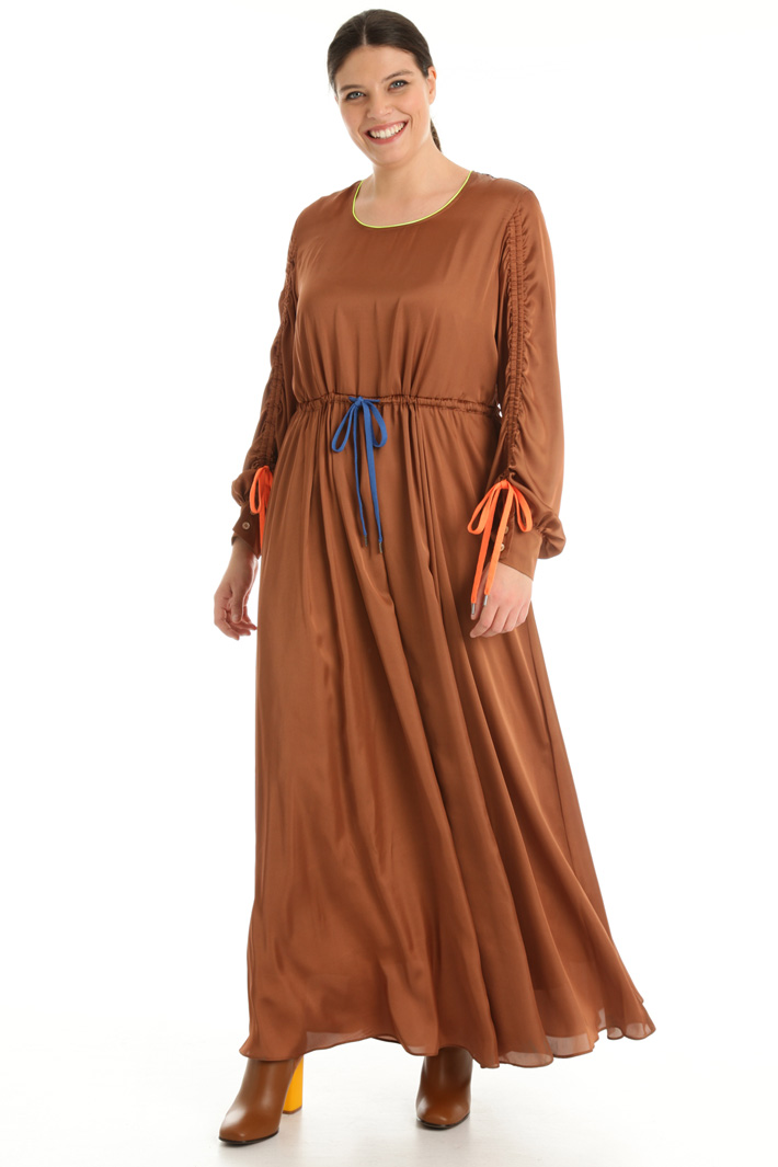 Satin dress with drawstring Intrend Satin dress with drawstring Intrend