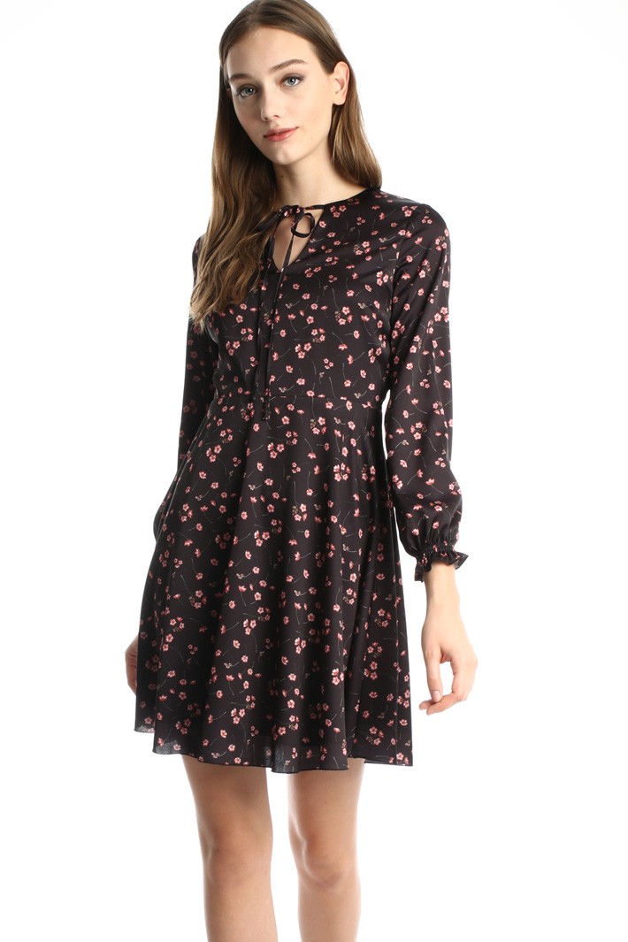 Printed satin dress Intrend Printed satin dress Intrend