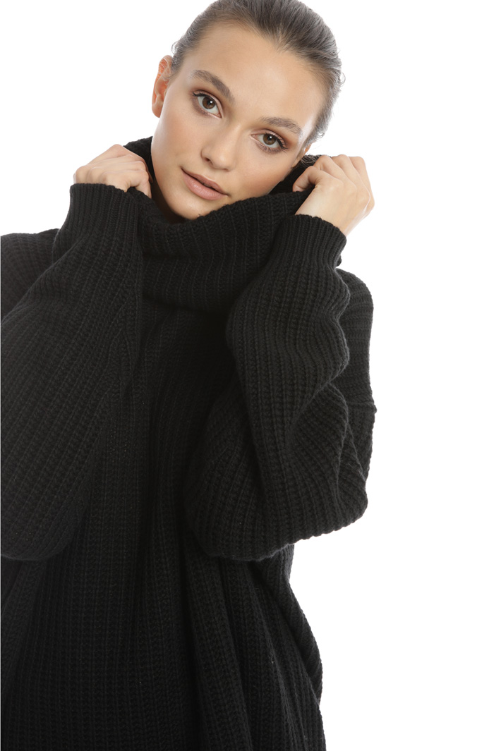 Coocon jumper with maxi-neck Intrend Coocon jumper with maxi-neck Intrend