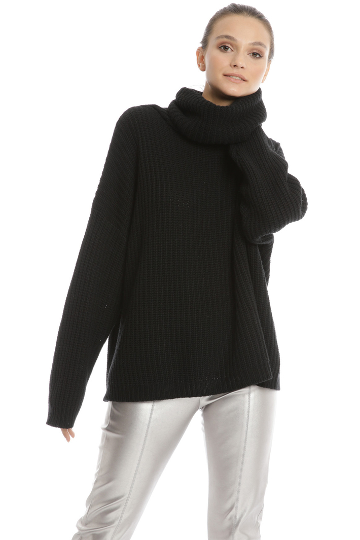Coocon jumper with maxi-neck Intrend Coocon jumper with maxi-neck Intrend