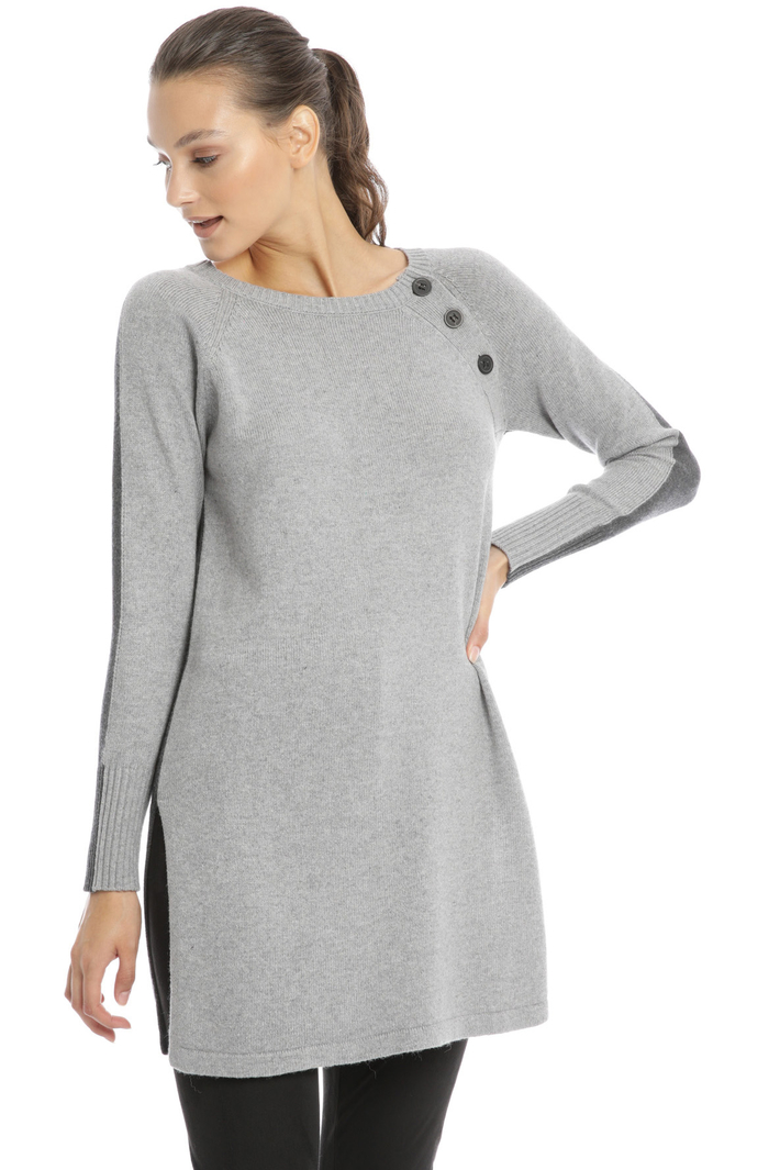 Long sweater with buttons Intrend Long sweater with buttons Intrend