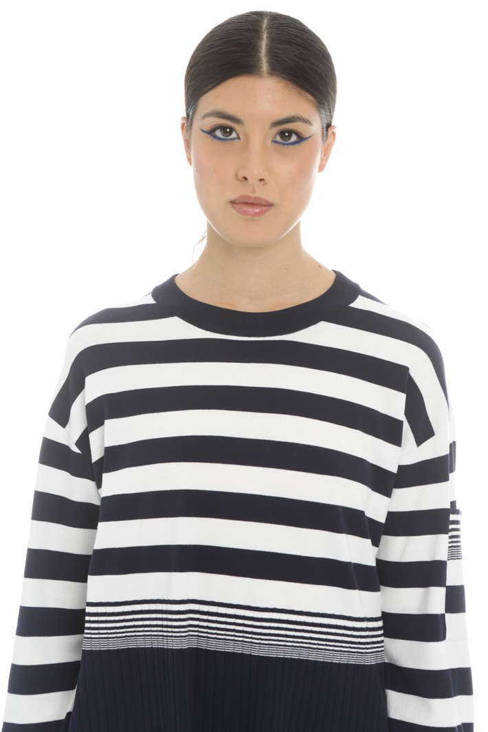 Stretch viscose sweater Intrend Stretch viscose sweater Intrend